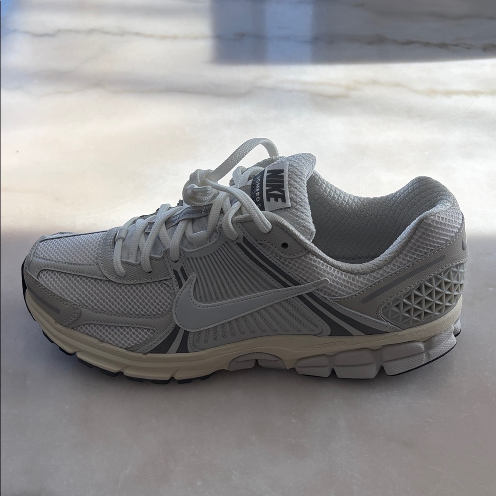 Nike Vomero 5 men’s 10.5